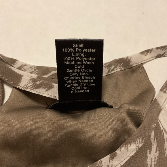 Ann Taylor women’s Ruffle Front Blouse Brown Sleeveless - Picture 9 of 9